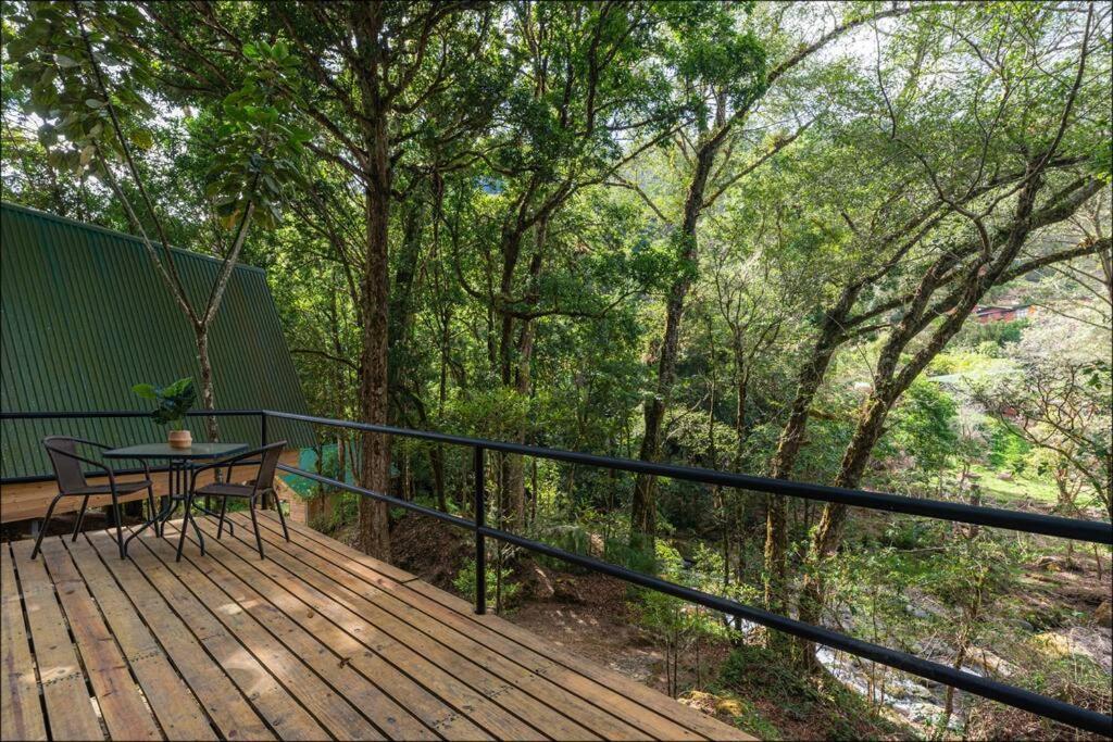 Unicorn Lodge: Direct Riverfront : Unique Experience San Gerardo de Dota Exteriér fotografie